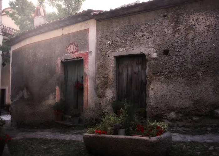 Lavinium Diffuso Hotel Castelluccio Inferiore